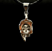 Load image into Gallery viewer, Leonidas Skull Pendant Kings of Alchemy