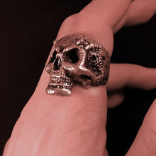 画像をギャラリービューアに読み込む, Thanatos of the Dark Night - Hades Skull Ring
